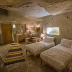 Szálloda Agarta Cave 3*