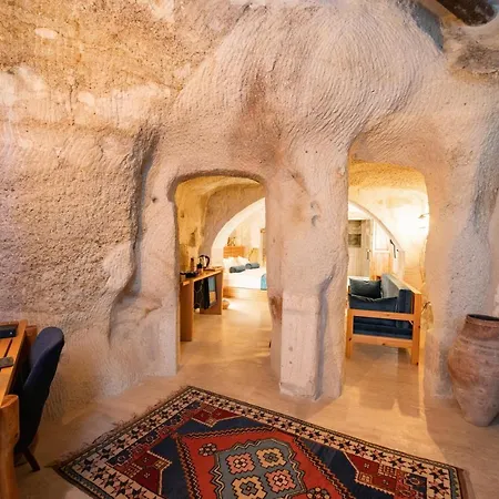 מלון Agarta Cave 2*