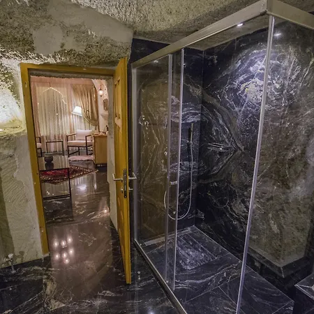 Agarta Cave מלון גורמה