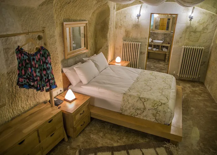 Agarta Cave Γκόρεμε